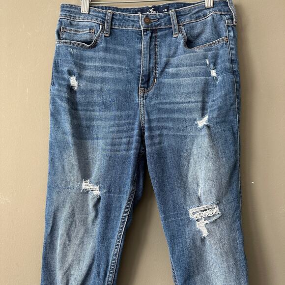 Hollister Ultra High Rise Distressed Skinny Jean  30/11R - Picture 2 of 5